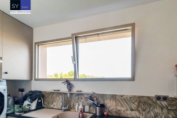 Une fenêtre minimaliste